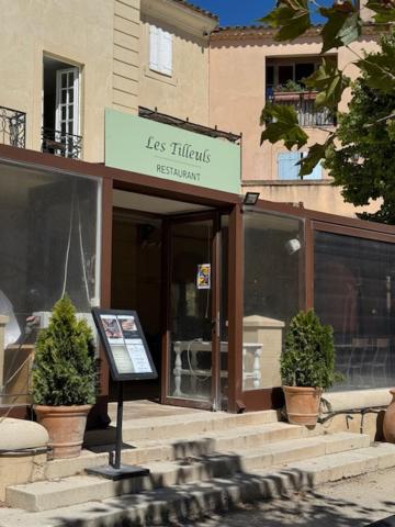 Les Cistes Acomodação com café da manhã Mallemort Exterior foto